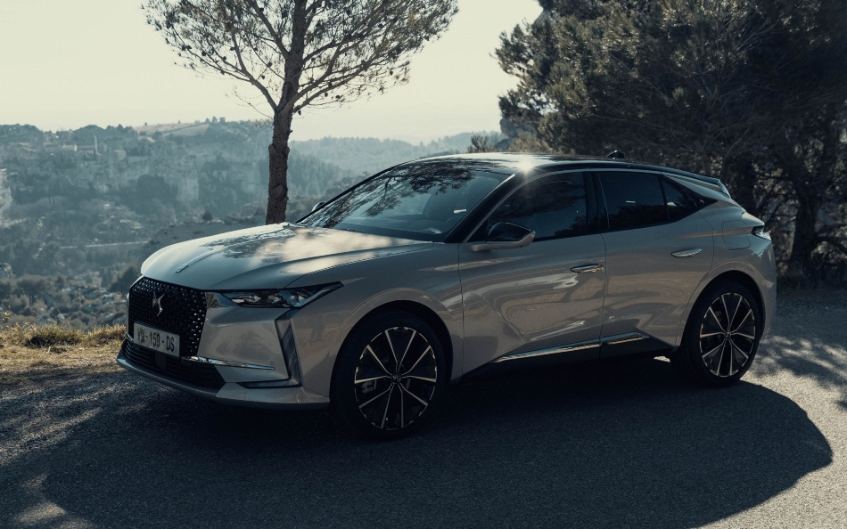 DS 4 druhej generácie: štýlový a praktický crossover-hatch