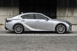 Recenzia modernizovaného sedanu Lexus IS fotografia 2