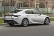 Recenzia modernizovaného sedanu Lexus IS fotografia 3