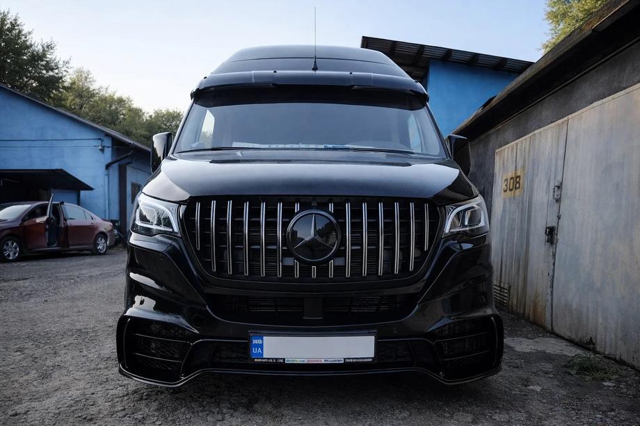 Mercedes Sprinter W907/W910 2018– Predný nárazník s mriežkou V2 (AMG) Image