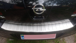 Opel Astra J 2009–2015 Ochranná lišta na zadný nárazník Carmos (HB) (nerez) fotografia 1