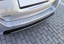 Toyota Auris 2012–2018 Nerezová ochranná lišta zadného nárazníka Carmos (SW) fotografia 1