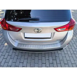 Nerezová ochranná lišta zadného nárazníka Carmos (SW) Toyota Auris 2012–2018 fotografia 3