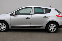 Renault Megane III 2009–2016 Nerezové kryty stĺpikov dverí fotografia 1
