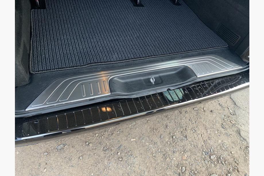 Mercedes Vito/V-trieda W447 2014– Ochranná lišta zadného nárazníka Carmos (nerez) Fotografia 4