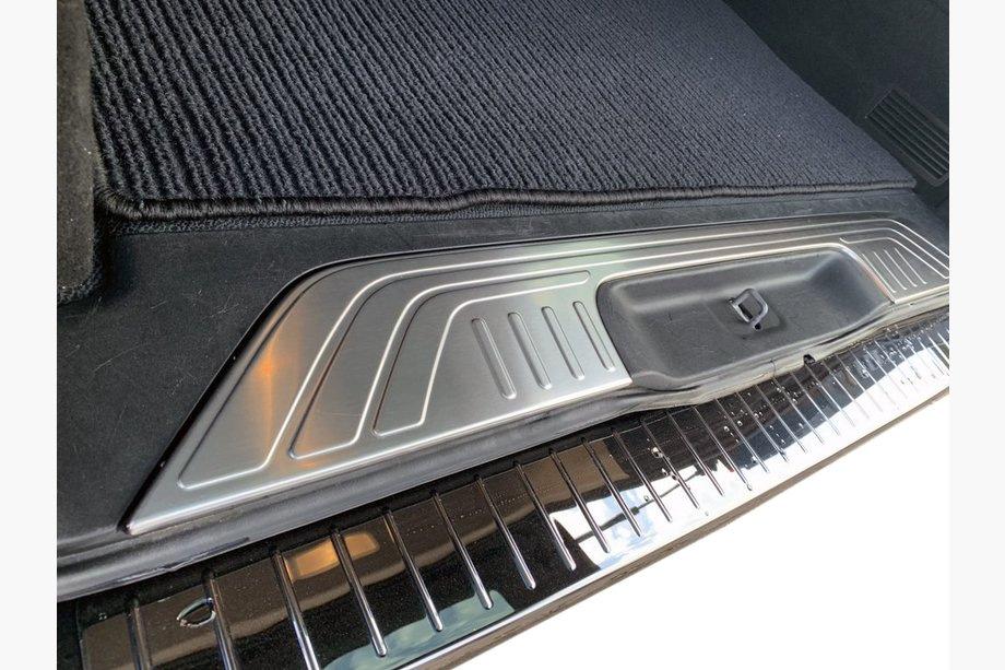 Mercedes Vito/V-trieda W447 2014– Ochranná lišta zadného nárazníka Carmos (nerez) Fotografia 1