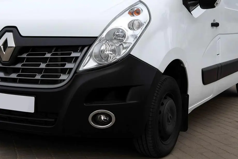 Renault Master 2011–2023 Chrómové kryty hmloviek Carmos (2 ks, nerez) Image