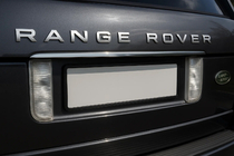 Range Rover III L322 2002–2012 Lišta nad ŠPZ (Carmos, nerezová oceľ) fotografia 1