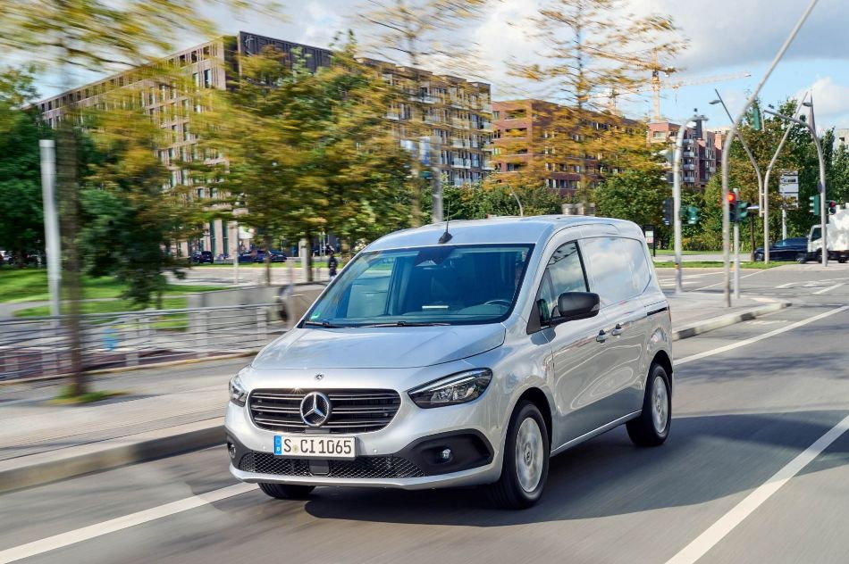 Test kompaktného mestského úžitkového vozidla Mercedes-Benz Citan Furgon