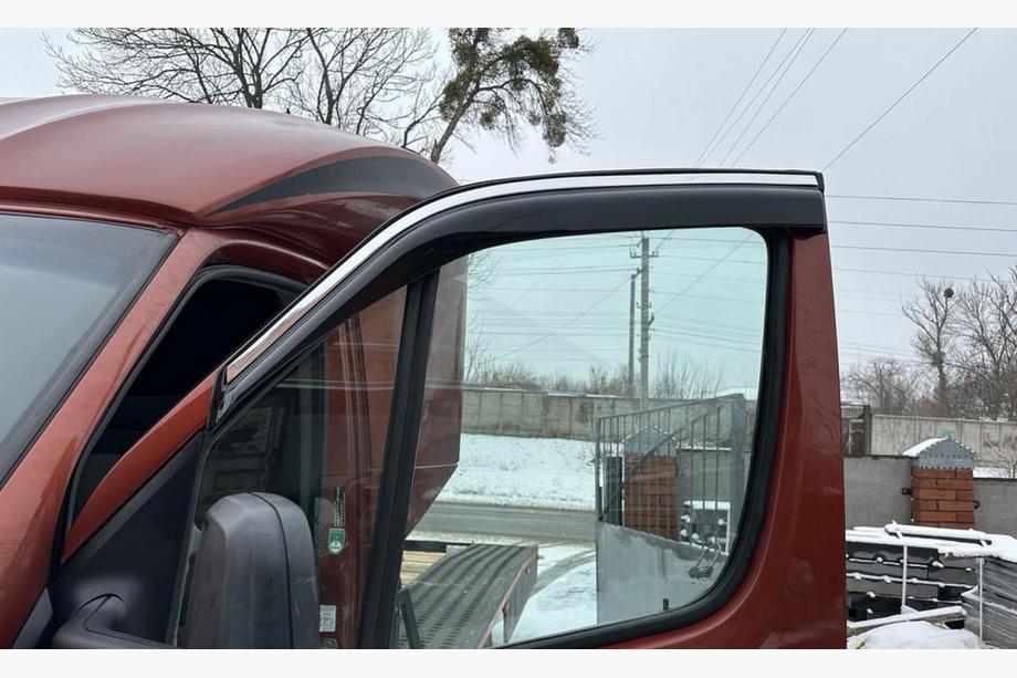 Volkswagen Crafter 2006–2016 Okenné deflektory (2 ks, EuroCap, Chrome) Fotografia 1