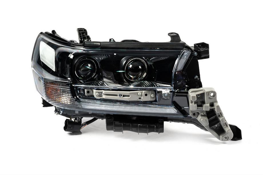 Toyota Land Cruiser 200 2007–2021 Pravý predný svetlomet 2016+ (Executive) Image