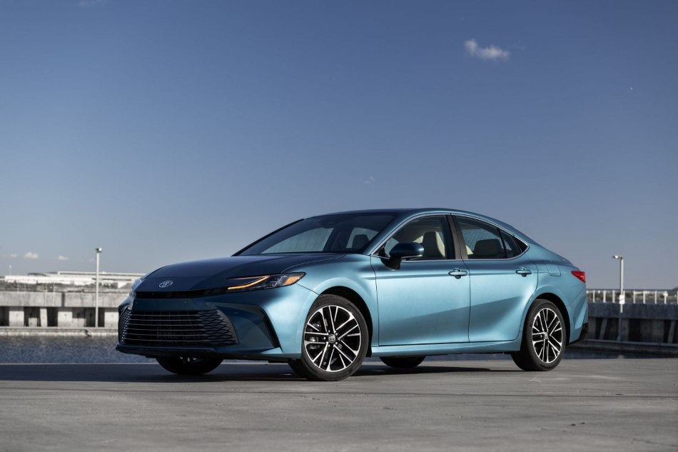 Toyota Camry 9. generácia: komfort a technológie novej úrovne