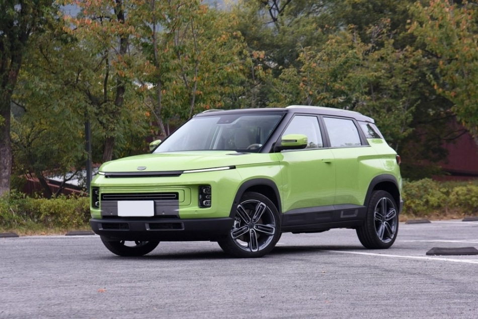 Geely ICON: štýlový a technologický hybridný crossover