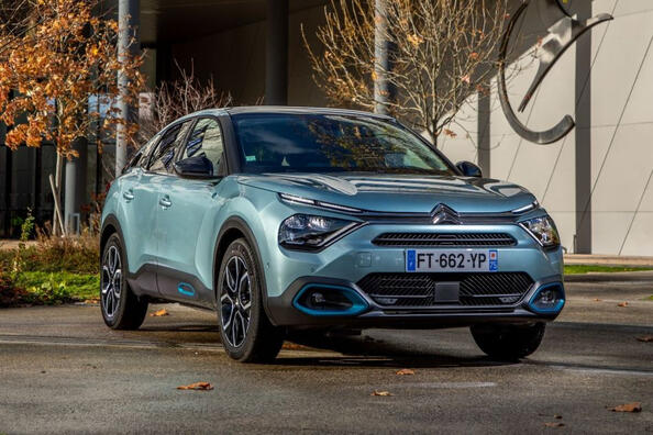 Recenzia elektrického crossover-hatchbacku Citroen e-C4