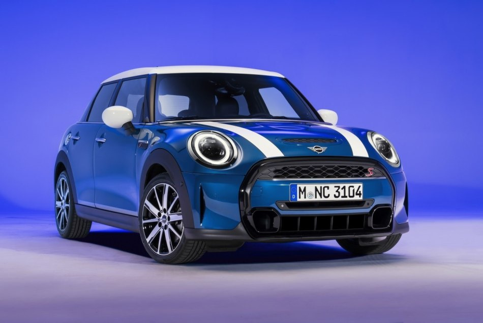 MINI Hatchback 5D: prehľad kompaktného hatchbacku 3. generácie