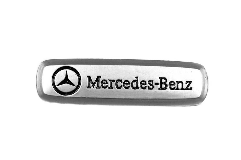 Mercedes-Benz Mercedes hliníkový emblém na autokoberce (1 ks) Fotografia 1