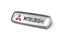 Mitsubishi Hliníkový štítok na autokoberce (1 ks) fotografia 2