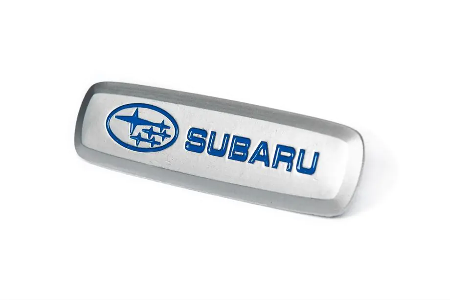 Subaru Hliníkový štítok na autokoberce (1 ks) Image