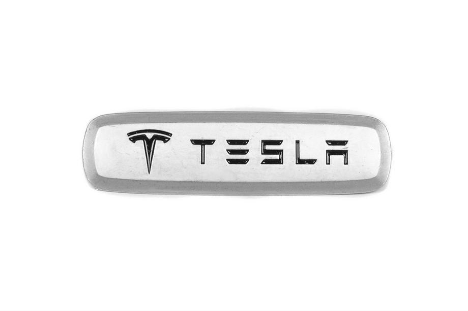 Tesla Hliníkový štítok na autokoberce (1 ks) Image