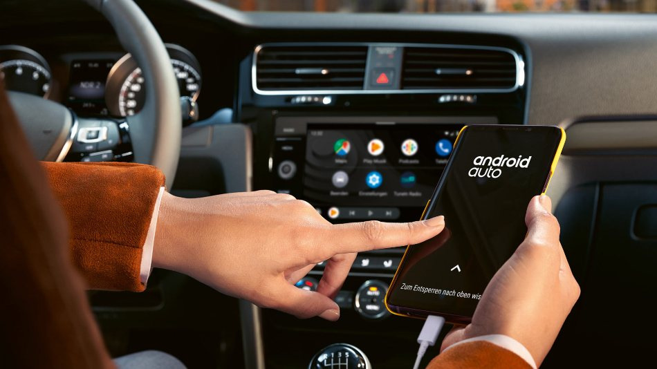 Moderné spôsoby pripojenia smartfónu k autu