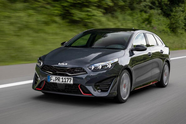Test modernizovaného športového kombi KIA ProCeed GT