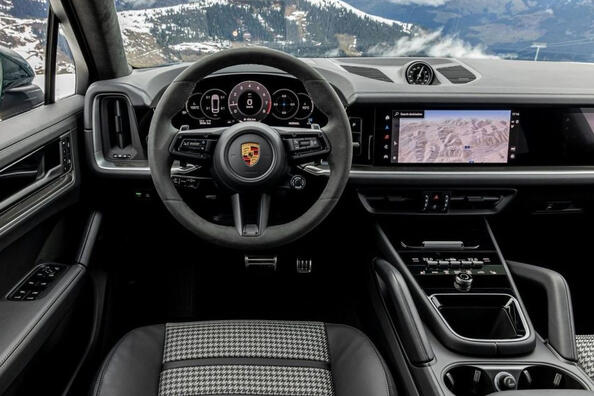 Porsche Cayenne Coupe: luxusný crossover s modernizovaným vzhľadom Fotografia 5