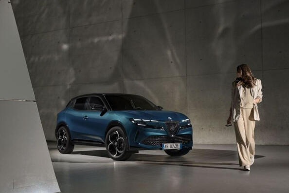 Test crossoveru Alfa Romeo Junior 2024