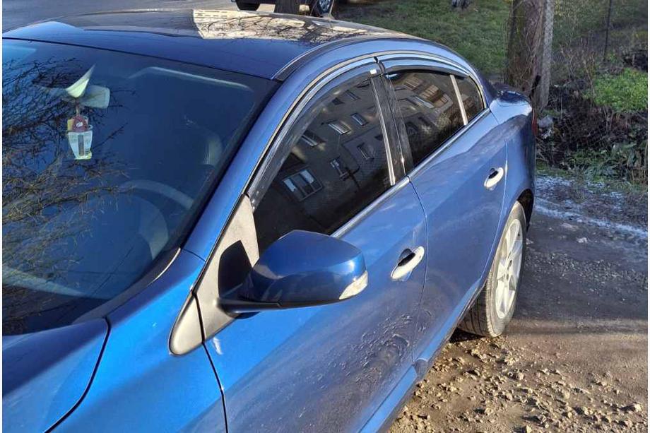 Renault Fluence 2009–2016 Okenné deflektory s chrómovou lištou (4 ks, Niken) Image
