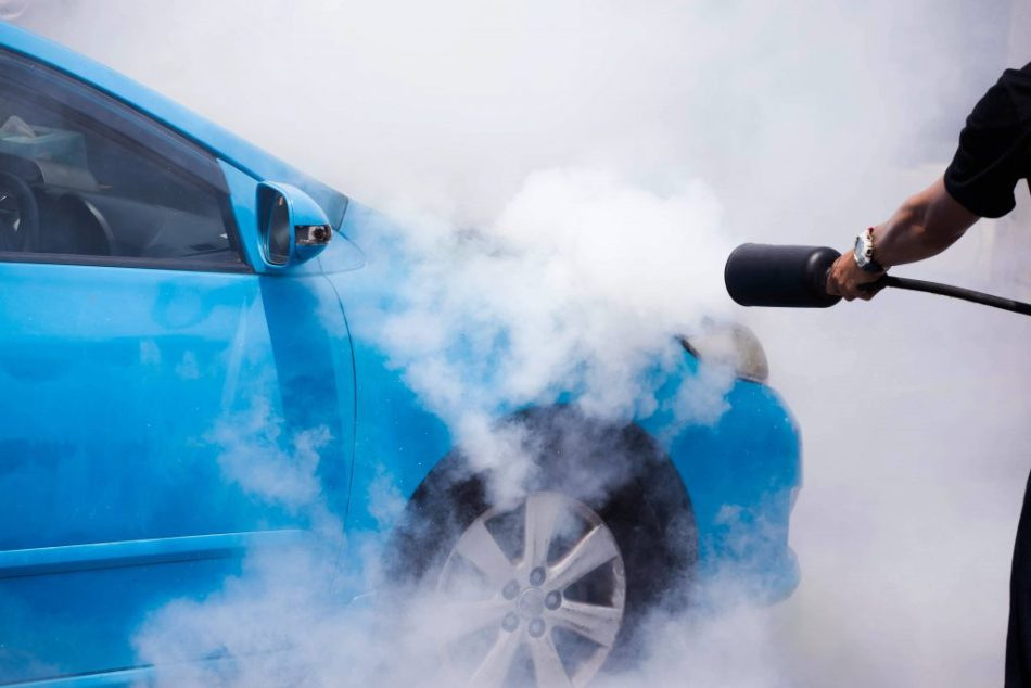 Prečo môže auto začať horieť?