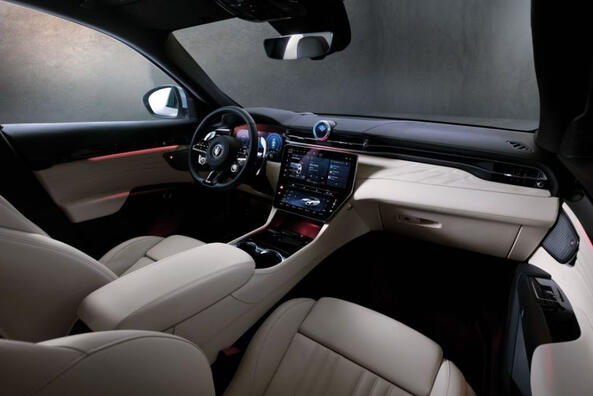 Test elektrickej výkonnej verzie crossovera Maserati Grecale Folgore Fotografia 5