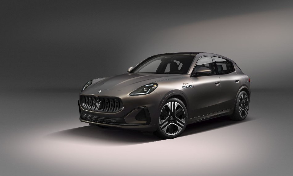 Test elektrickej výkonnej verzie crossovera Maserati Grecale Folgore