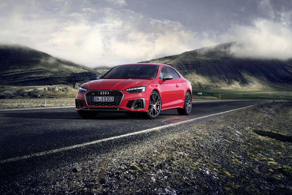 Prehľad vysokovýkonného Audi S5 Coupe