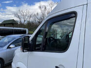 Mercedes Sprinter W906 2006–2018 Okenné deflektory, vkladacie (2 ks, HEKO) fotografia 1