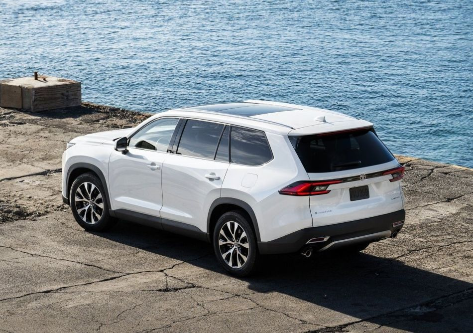 Recenzia veľkého crossoveru Toyota Grand Highlander