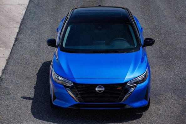 Nissan Sentra 2023: sedan strednej triedy s aktualizovaným dizajnom