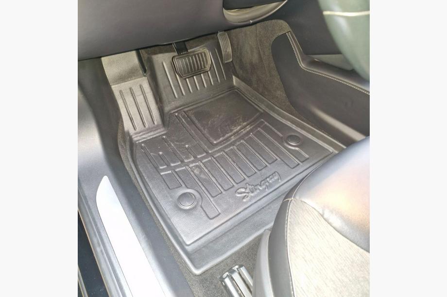 Tesla Model S 2012– Gumové rohože Stingray 3D (2012-2021) Fotografia 2