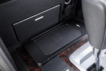 Toyota Land Cruiser 200 2007–2021 Sada bezdrôtového nabíjania telefónu (2007-2015) fotografia 1