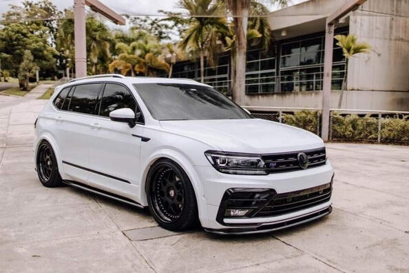 Tuning s úžitkom: užitočné bodykity a doplnky pre auto