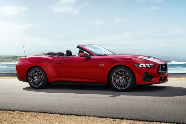 Recenzia: Ford Mustang Convertible 2023