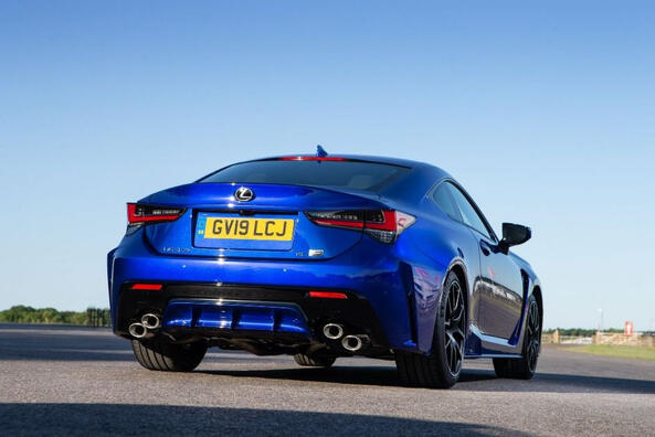 Prehľad “nabitých” športových kupé Lexus RC F Fotografia 4
