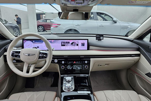 Genesis G80 2023: obnovený kórejský prémiový sedan je ešte výraznejší Fotografia 6