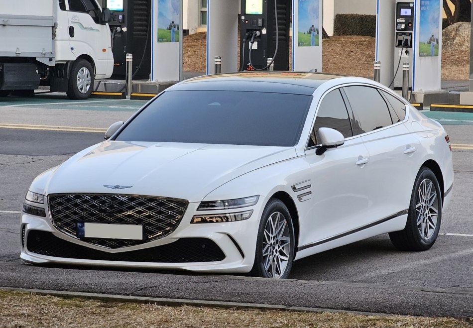 Genesis G80 2023: obnovený kórejský prémiový sedan je ešte výraznejší