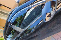 Hyundai Kona 2023– Okenné deflektory s chrómovou lištou (4 ks, Niken) fotografia 8
