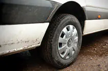 Volkswagen Crafter 2006–2016 Puklice sivé ABS (1-lemové, 4 ks) fotografia 2