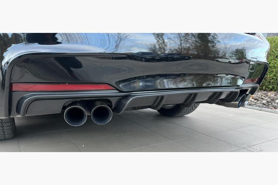 BMW rad 3 F30/F31 2012–2019 Zadný difúzor DPT V-3 (pre M Performance, čierny lesk) Image