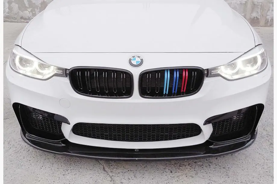 BMW rad 3 F30/F31 2012–2019 Predný nárazníkový lip DPT Lip V-1 (pre M3, čierny lesk) Fotografia 4