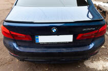 BMW 5. rad G30/G31 2017–2023 Spojler M4-Style (čierny vysoký lesk) fotografia 12
