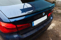 BMW 5. rad G30/G31 2017–2023 Spojler M4-Style (čierny vysoký lesk) fotografia 10