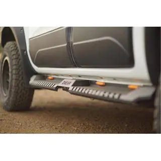Bočné prahy Dakar V2 s LED (2019+, 2 ks, kov) fotografia 1