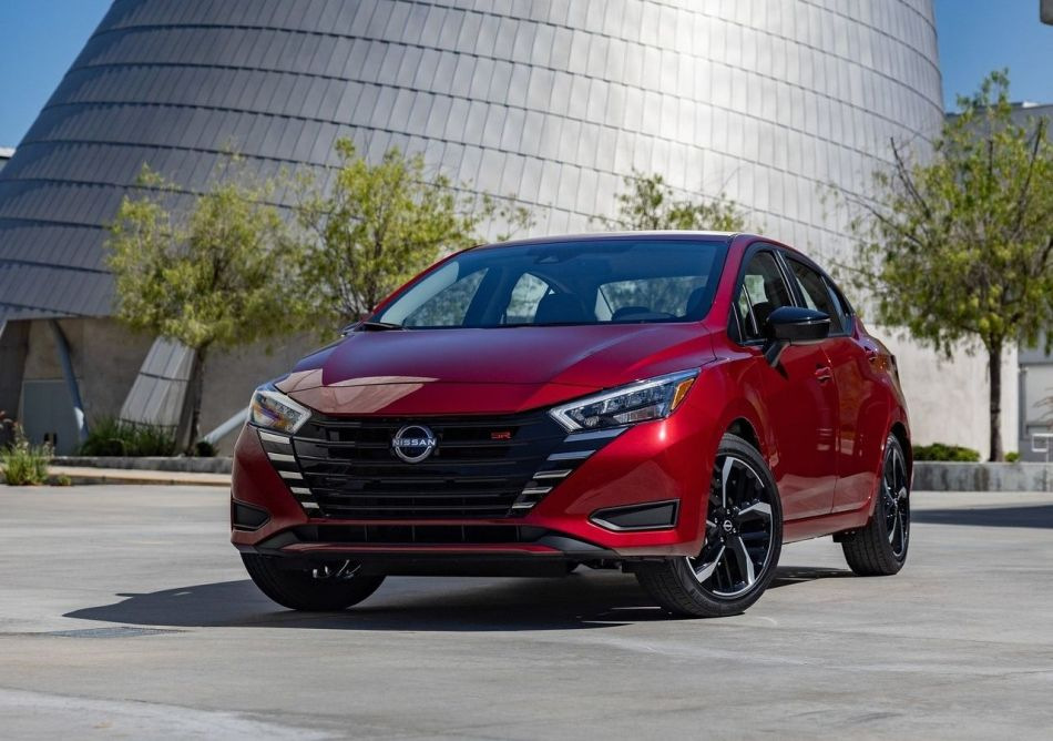Prehľad modernizovaného sedanu Nissan Versa